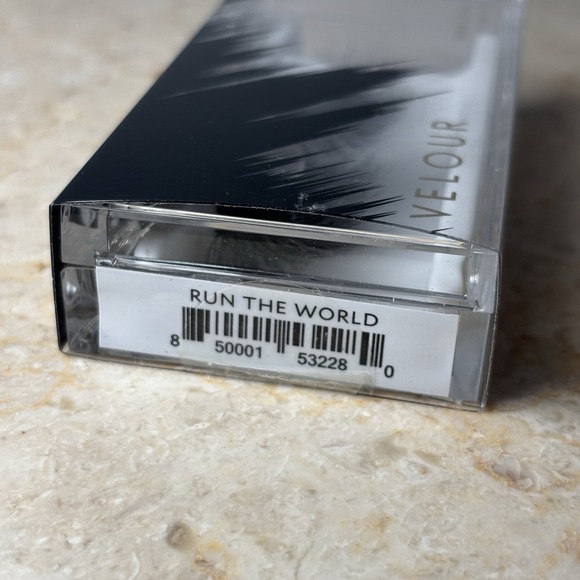 Velour Vegan Mink Luxe Lashes in Run The World NEW In A Box - Picture 3 of 4